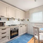 Andrea Βίλα