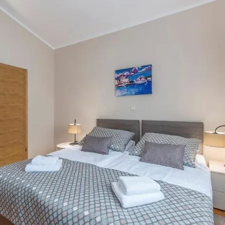 Andrea Villa Musalez