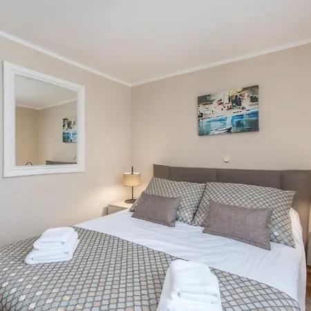 Andrea Villa Musalez